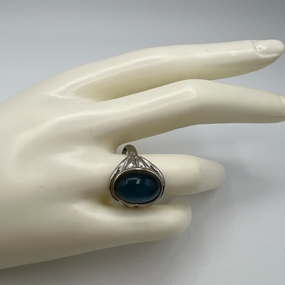 Vintage Stretch Flower Elegant Black and Silver Beaded Ring - Picture 10 of 15